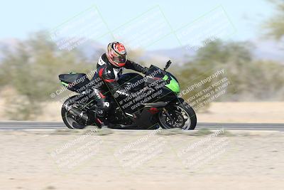 media/Dec-01-2025-Moto Forza (Mon) [[2daa91e15f]]/3-Beginner Group/Session 2 (Turn 7 Inside Pans)/